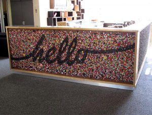 tips-for-a-clothing-store-counter-desk-decorated-with-small-balls